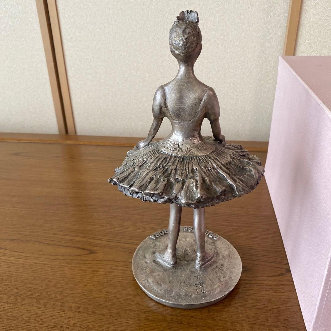 バレエを頑張ってるお嬢さんにPrincess AURORA像のプレゼントはいかが