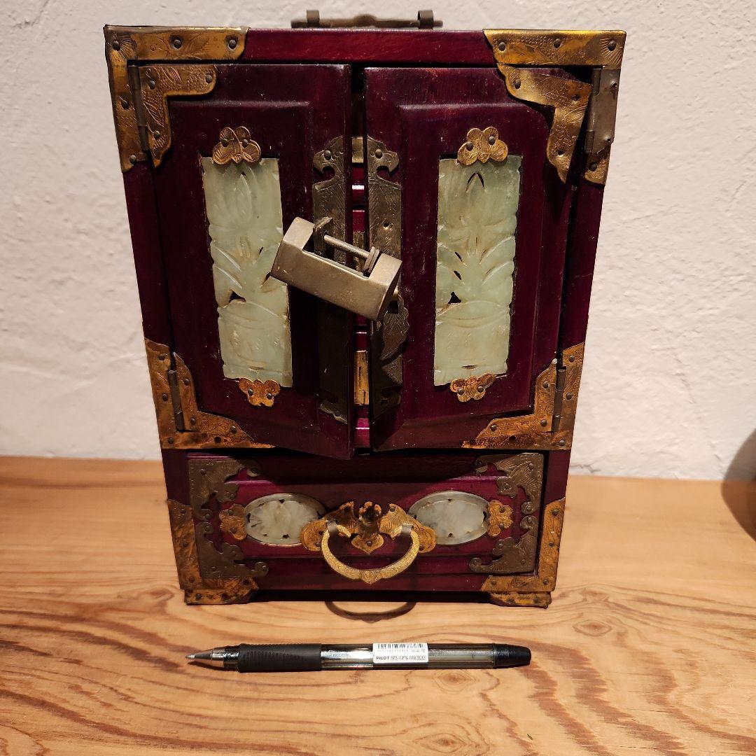 中国製の玉付き木製宝石箱