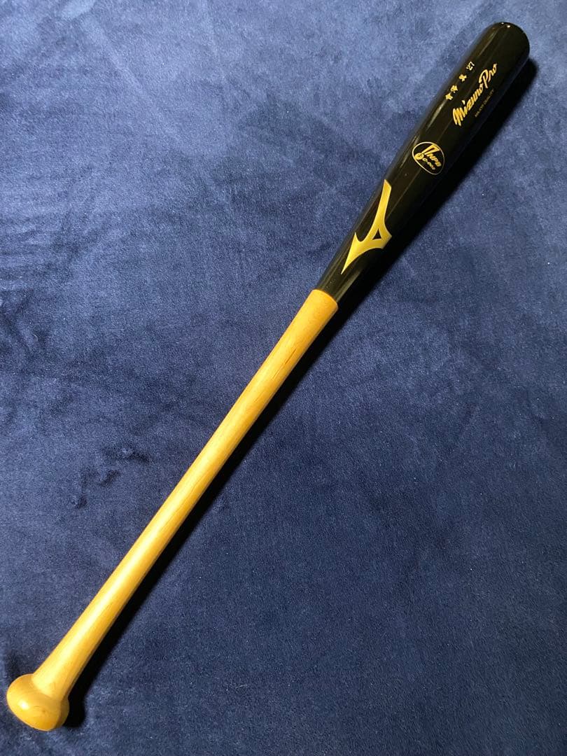 會澤翼選手実使用直筆サイン入りバット支給品