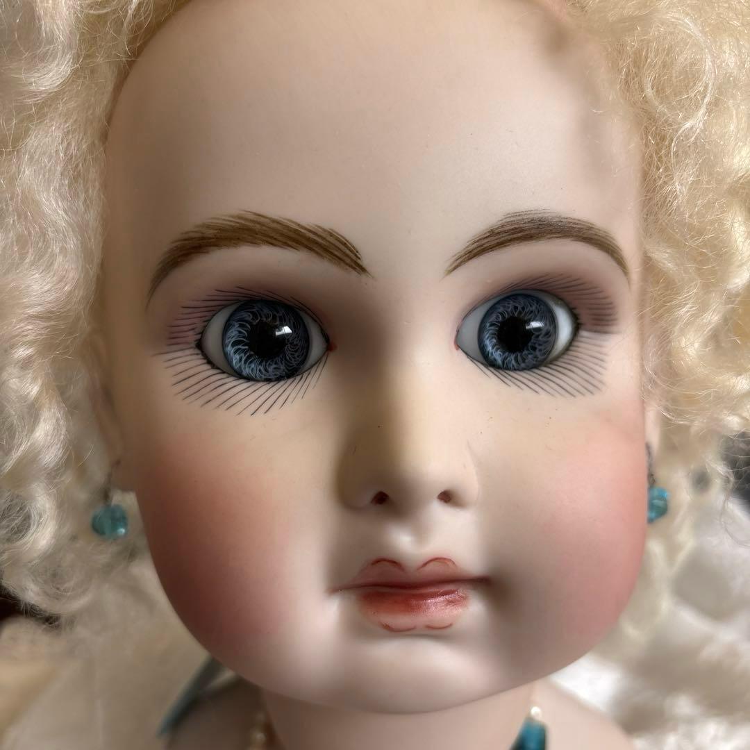 ビスクドール、ヘッド　ジュモー 赤のシューズ付き