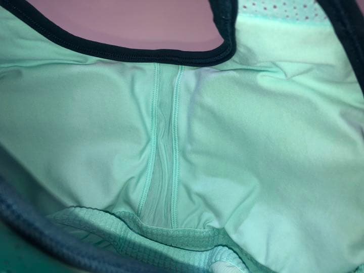 4アンダーアーマー1302223抗菌防臭ヒートギア XL水色タンクトップカップ付