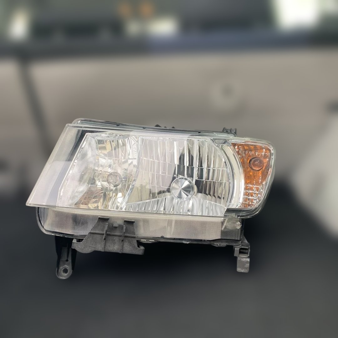 トヨタ bB QNC 20 純正ヘッドライト左右セットバラスト付き　中古品