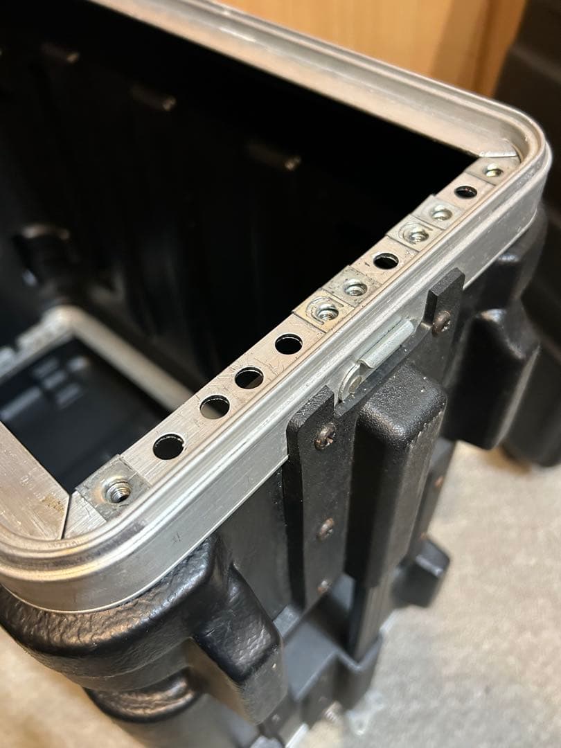 SKB ブラック 4Uラックケース