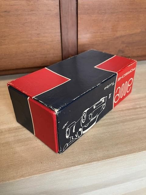 AMR ポルシェ　ターボ　シリアルナンバー　３２