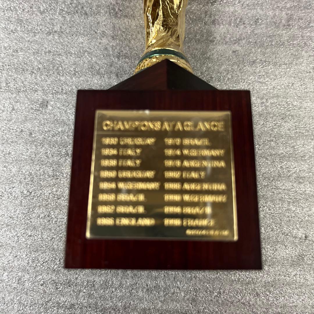 FIFA日韓ワールドカップ 記念 優勝オーナメントトロフィー 約8cm