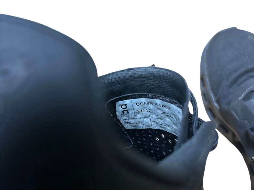 Oncloudmonster 26.5 ランニングシューズ オン