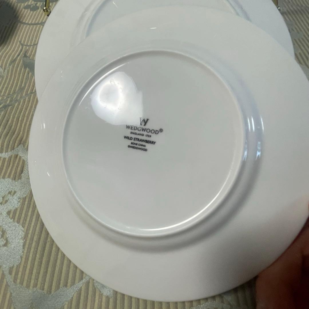ウェッジウッド ワイルドストロベリー プレート3枚＆3段ケーキスタンド付匿名配送