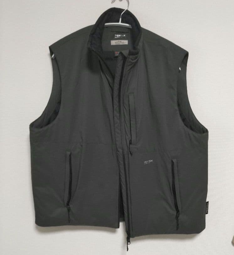 PERTEX(R) QUANTUM AIR パフィーベスト / グレー