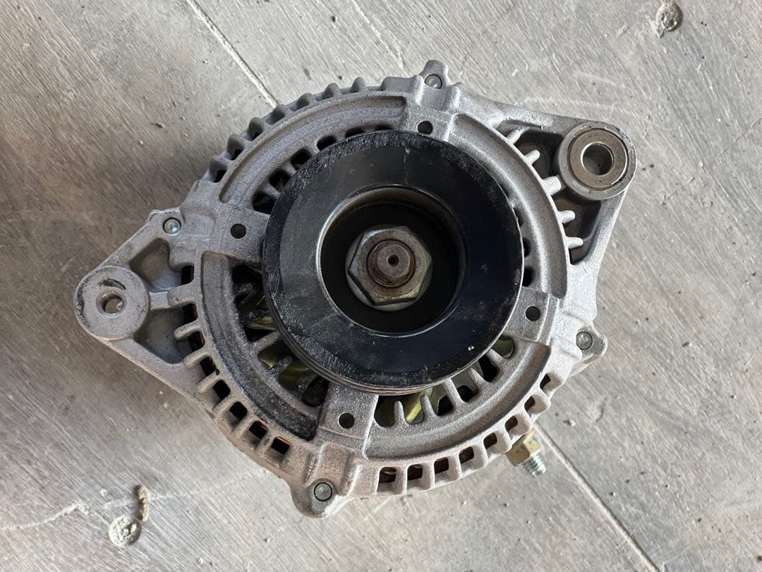 ランクル80系(FZJ80G)オルタネーター(ダイナモ) 中古