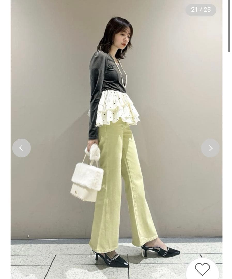 リリーブラウン ベロアペプラムフリルトップス