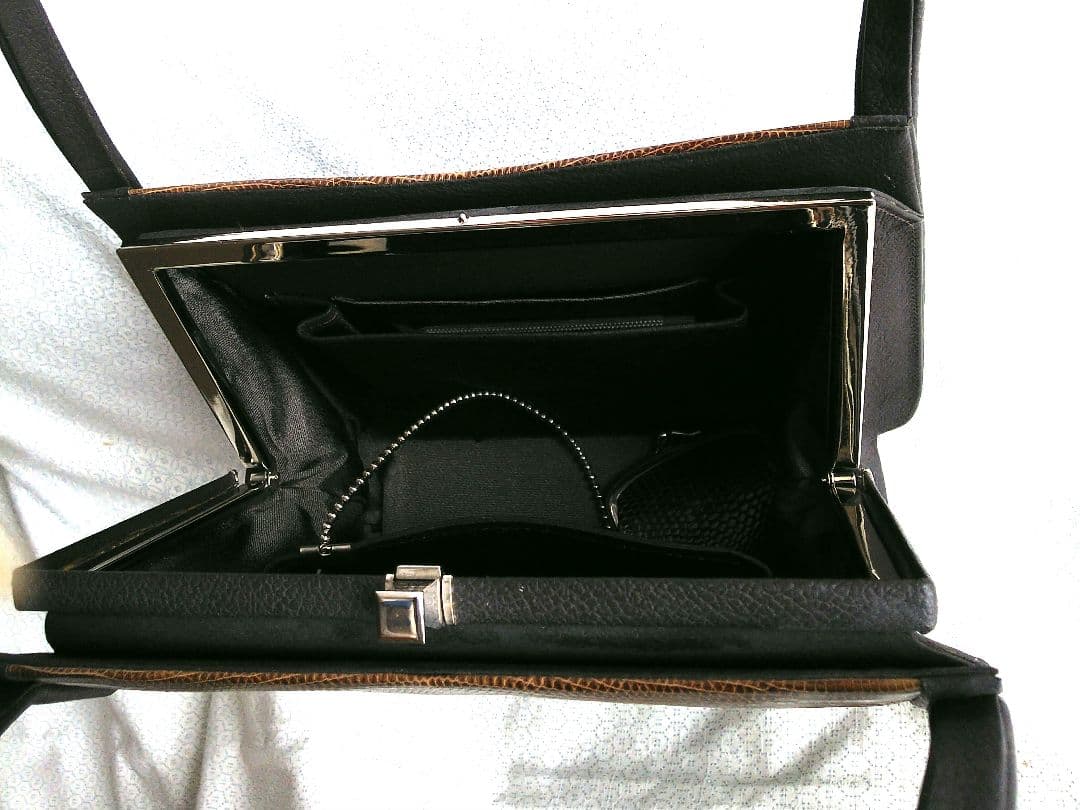 和洋 どちらにも ★ シックなリザード ハンドバッグ