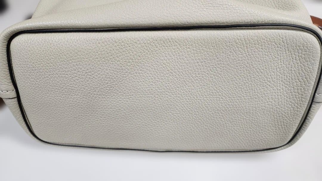 MARC JACOBS ホワイトレザー バッグ