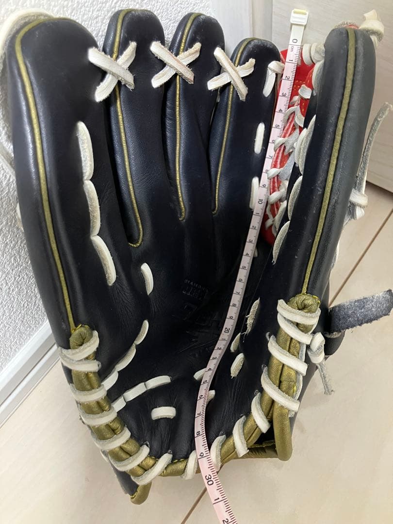 ナイキ❤️軟式　左用グローブ 黒/赤/黄