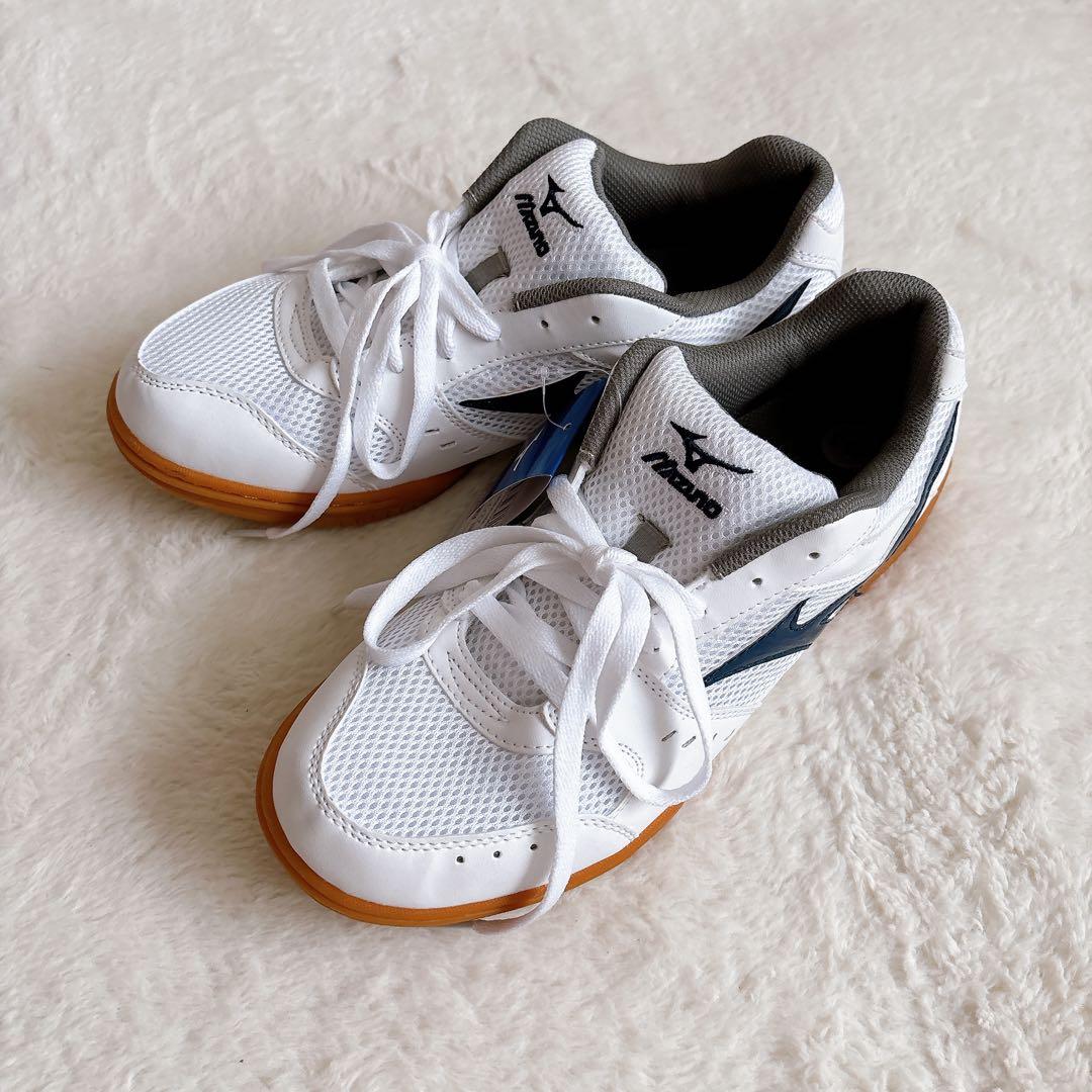 【新品未使用】ミズノ インドア トレーニングシューズ 28.5cm 白