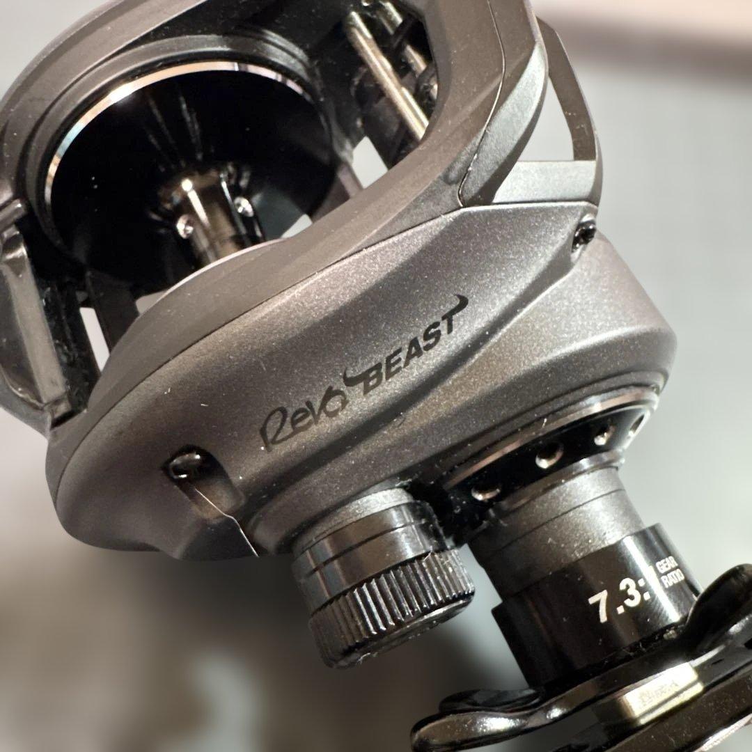 アブガルシア レボビースト40-HS 右巻 美品