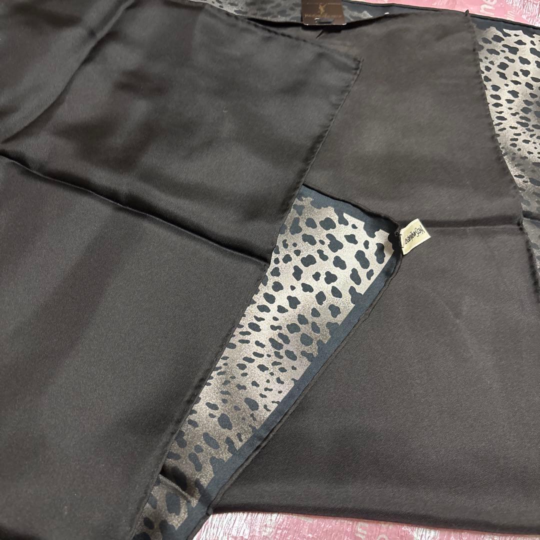 新品未使用品タグ付きYSL ヒョウ柄 シルクスカーフ