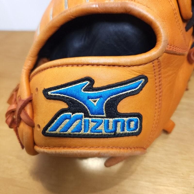 ミズノ 新井貴浩モデル タイガース時代 限定モデル 良品 内野用 軟式グローブ