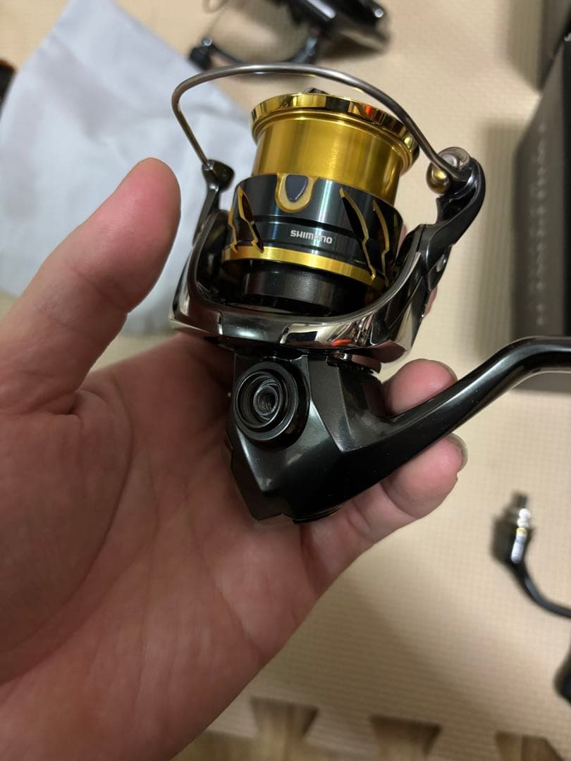 SHIMANO TWIN POWER C2000SHG スピニングリール
