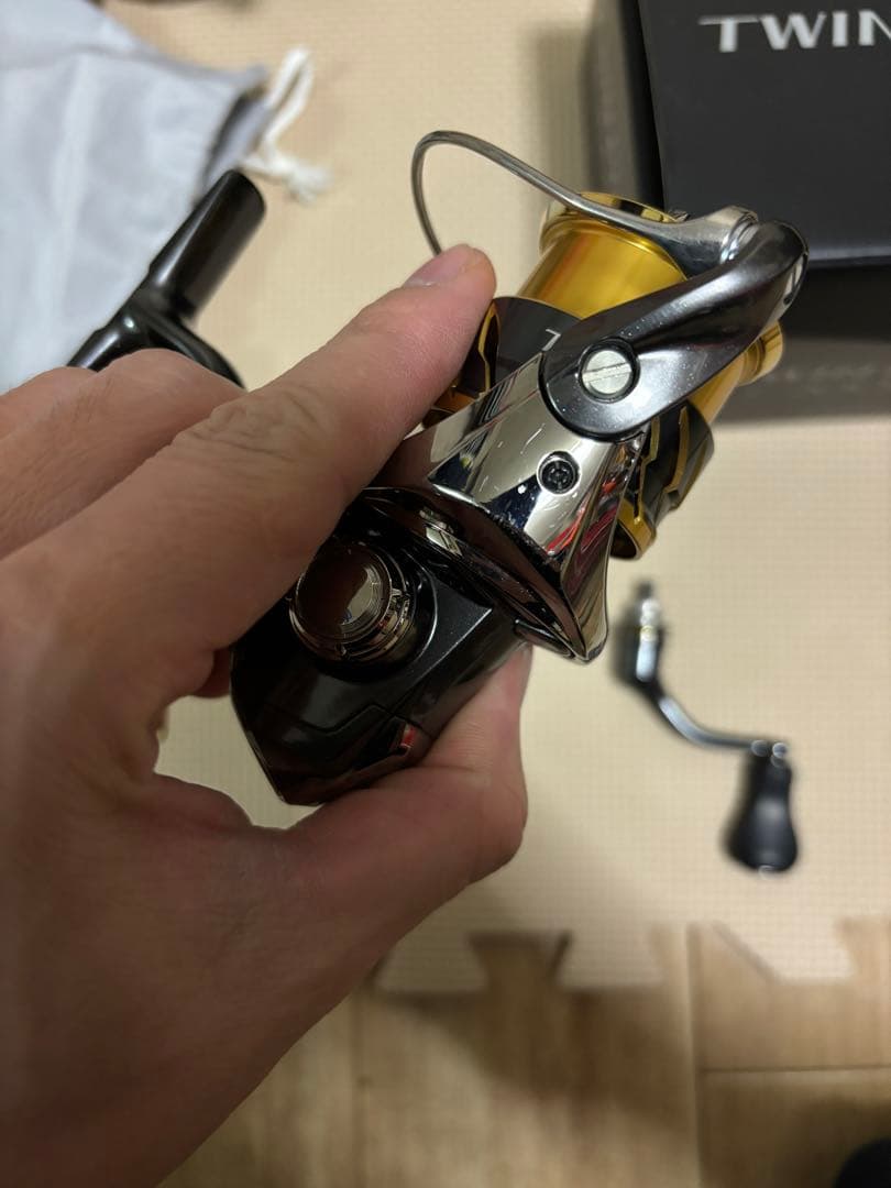 SHIMANO TWIN POWER C2000SHG スピニングリール