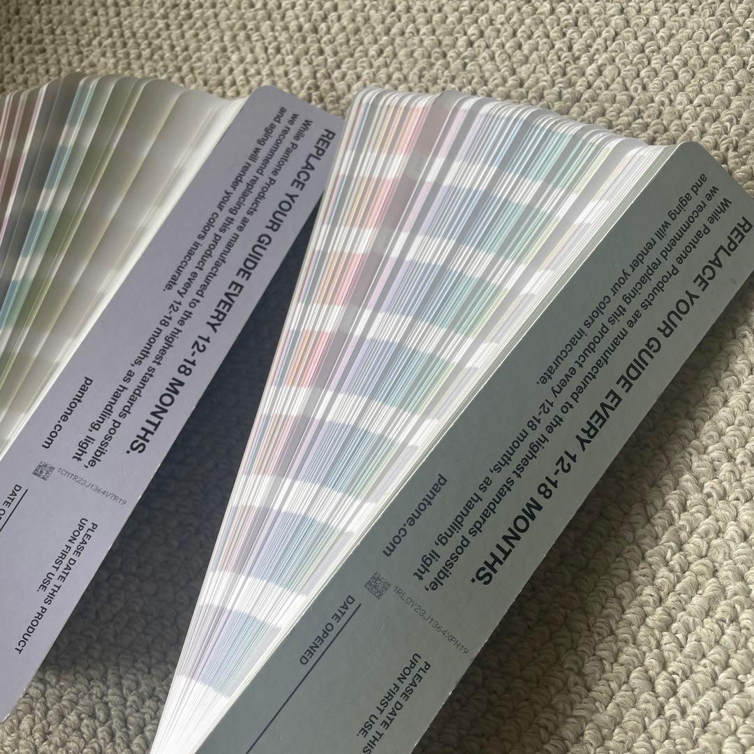 PANTONE パントーン フォーミュラガイド　プラスシリーズ　2冊セット