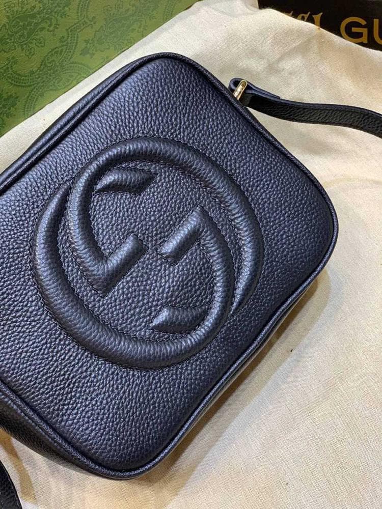 GUＣＣI ブラック レザー ショルダーバッグ