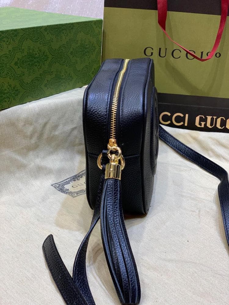 GUＣＣI ブラック レザー ショルダーバッグ