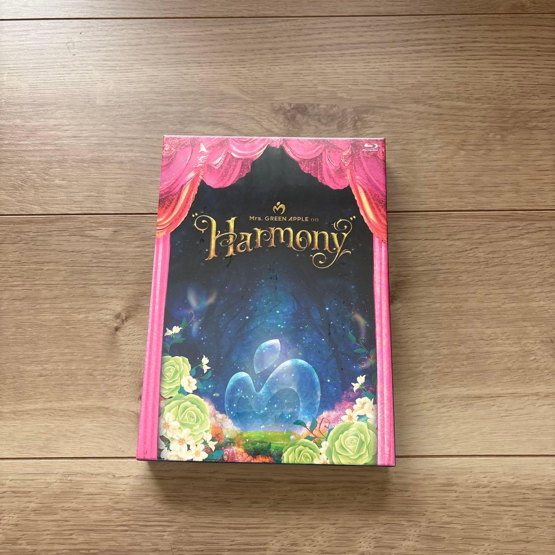 Mrs.Green Apple 10 箱とBlu-rayと一部グッズ