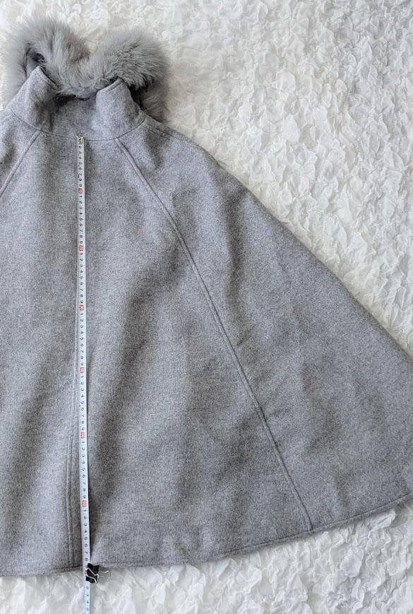 定価32,890円☆RUIRUE BOUTIQUEフォックスファー付ケープコート