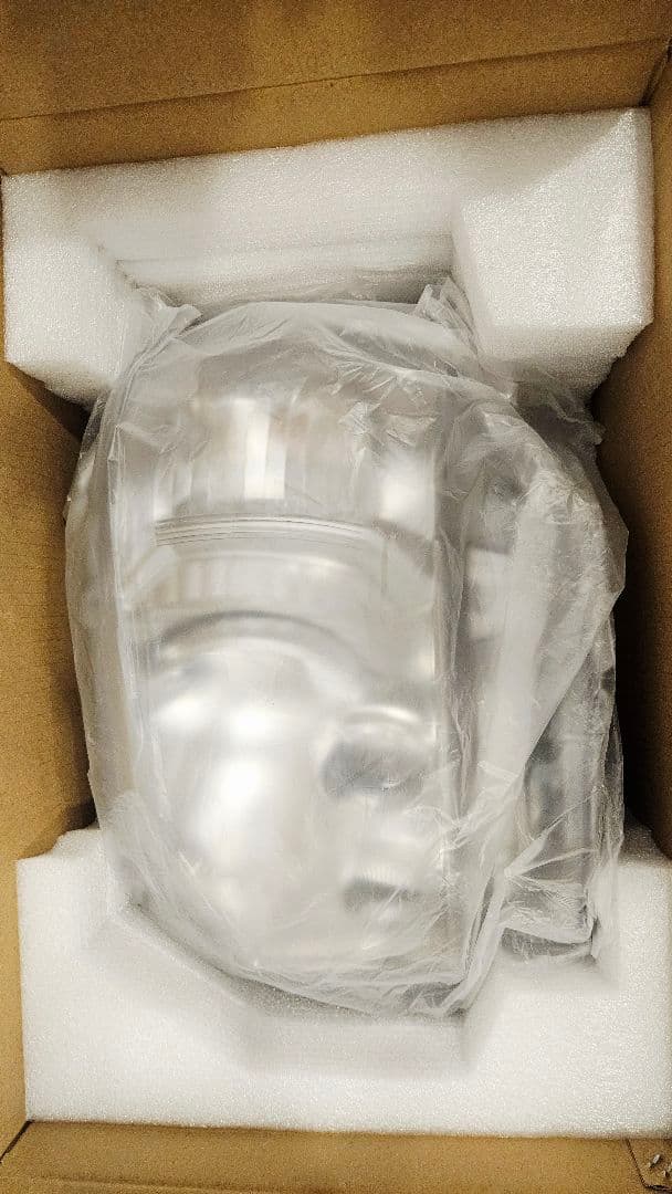 ハイエースヘッドライト左右Valenti 新品