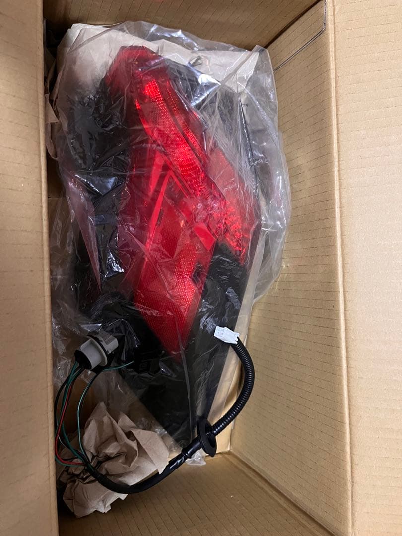 us toyota 50系rav4 テールランプ