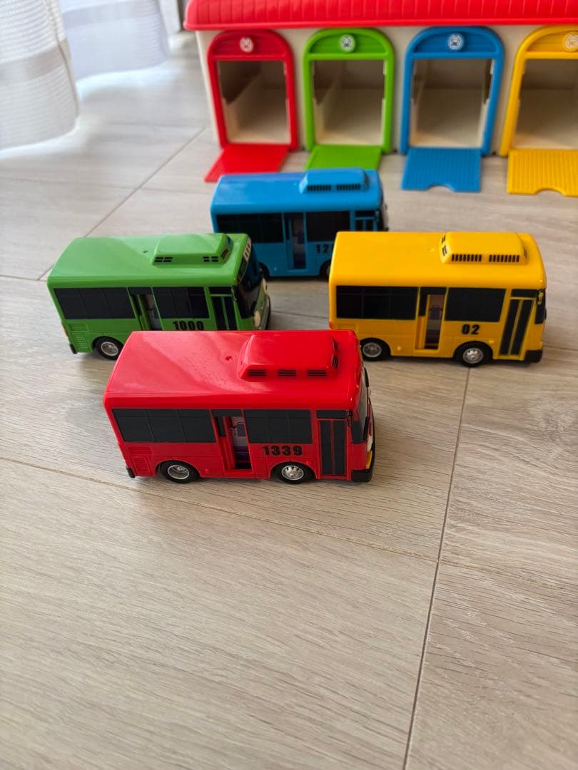 ちびっこバスTAYO 車庫　プルバックカー　6点