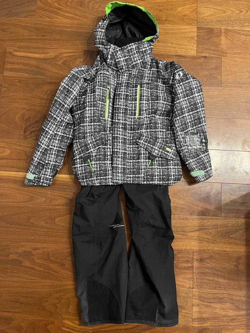 ONYONE オンヨネ　スキーウェア上下　Sサイズ