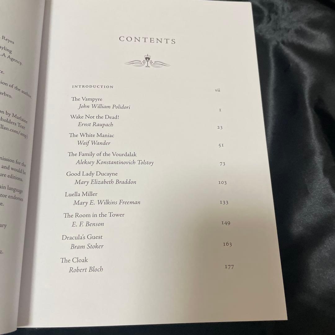 洋書 VISIONS OF THE VAMPIRE