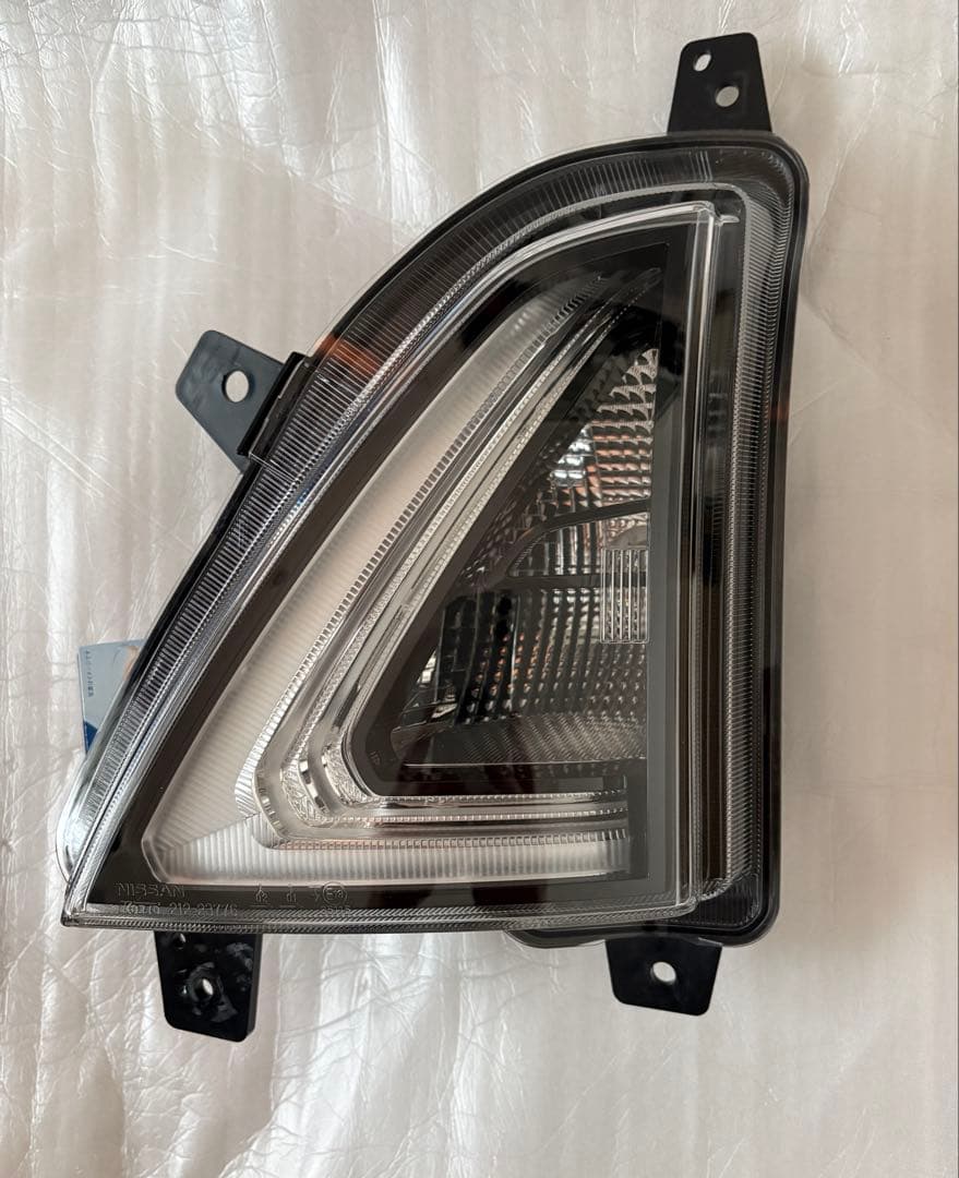 FX500　￼日産ルークス　デイズ　LEDコンビネーションランプ左右セット