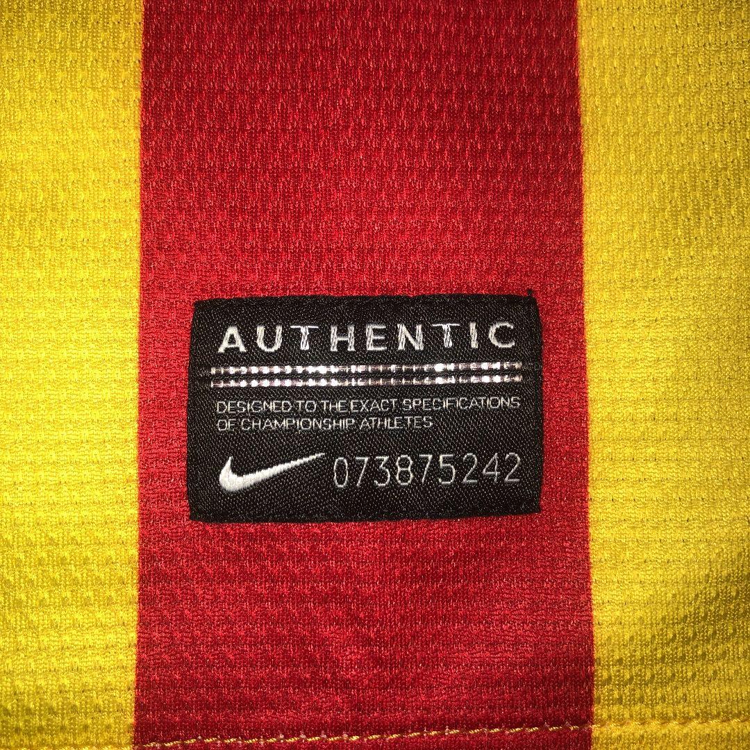 バルセロナ　メッシの直筆サイン　【本物】