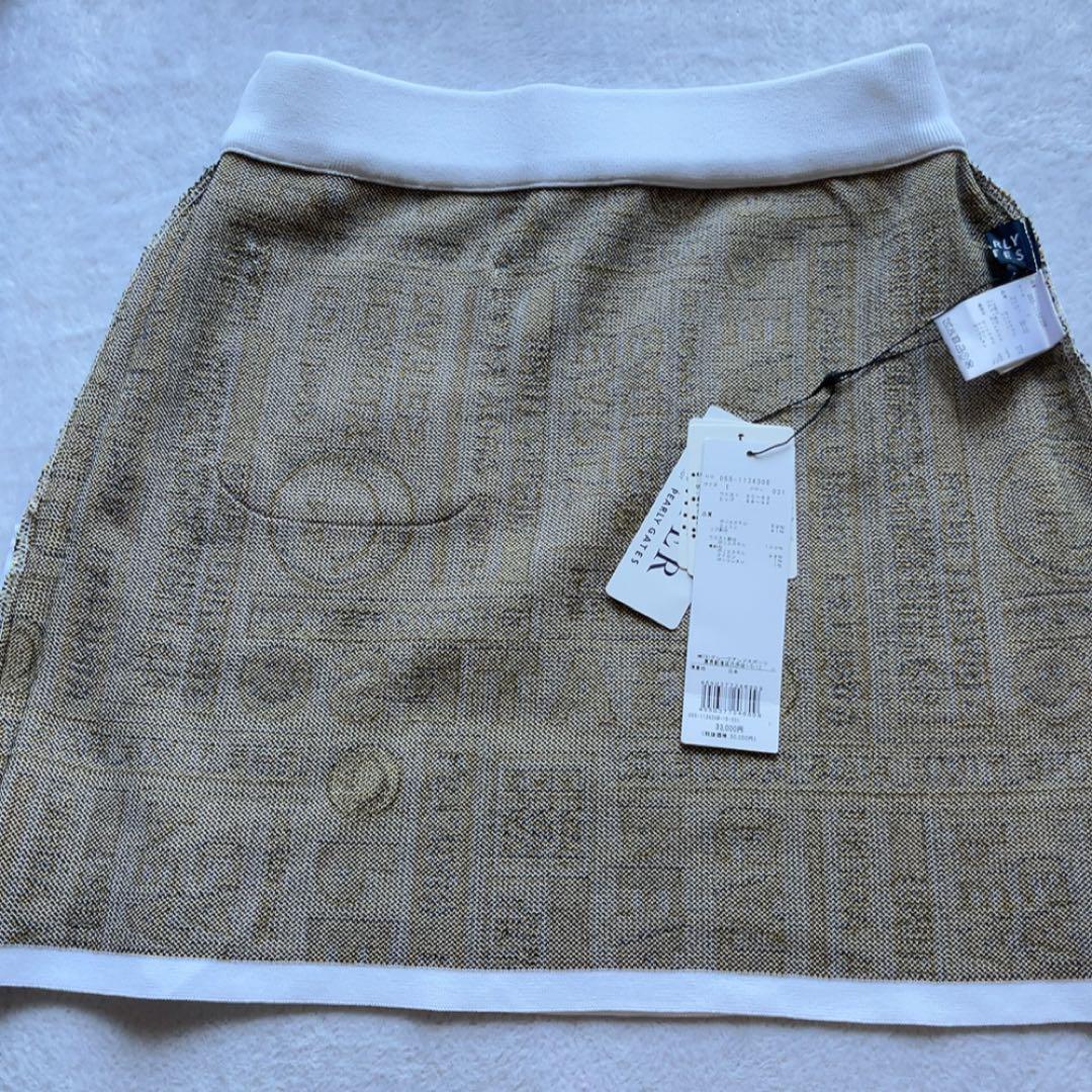 パーリーゲイツ　ニュースペーパー柄　スマイル　セットアップ スカート　バイザー