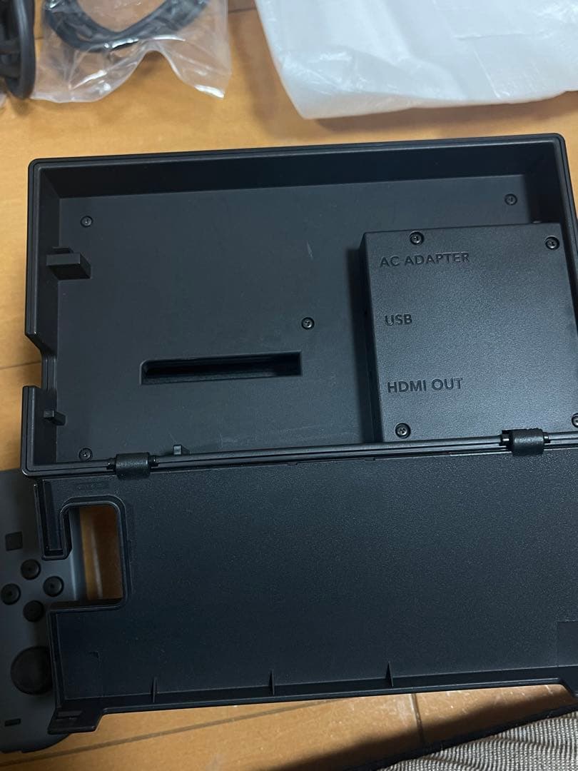 Switch 本体　持ち運びケース付き
