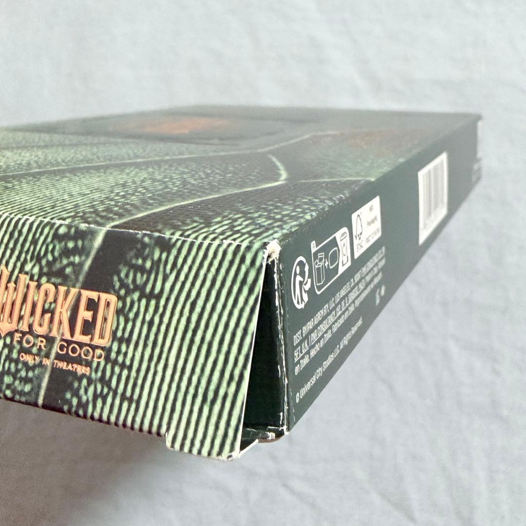 r.e.m.beauty Wicked ウィキッド アリアナ グランデ パレット