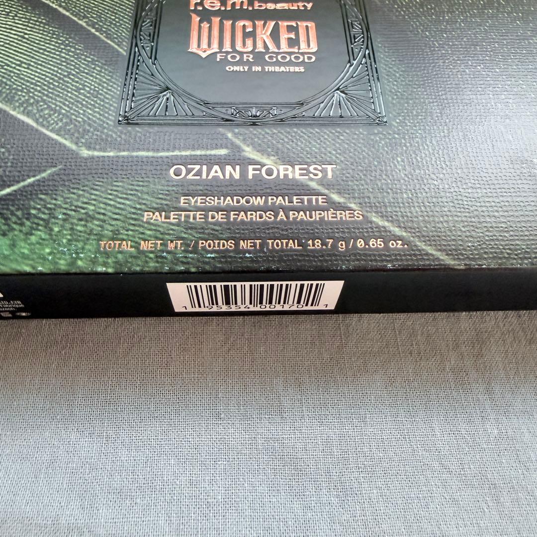 r.e.m.beauty Wicked ウィキッド アリアナ グランデ パレット