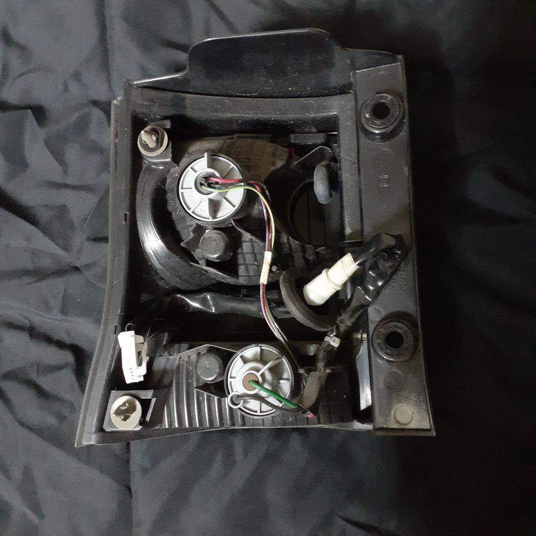 ダイハツ　タントカスタムL375s後期テールランプ　左右　純正品(中古品)