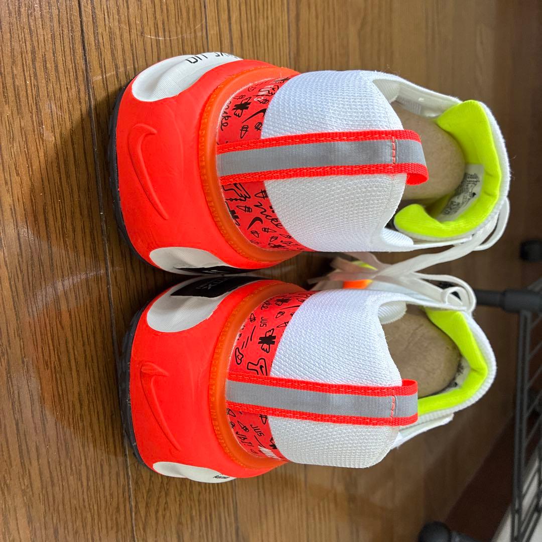 NIKE ランニングシューズ ホワイト/ネオン