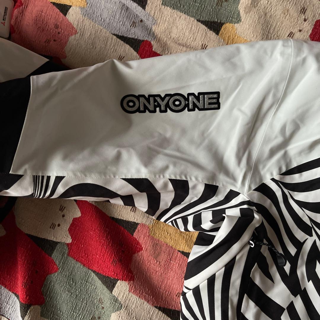 オンヨネ　スキーウェア上下セット