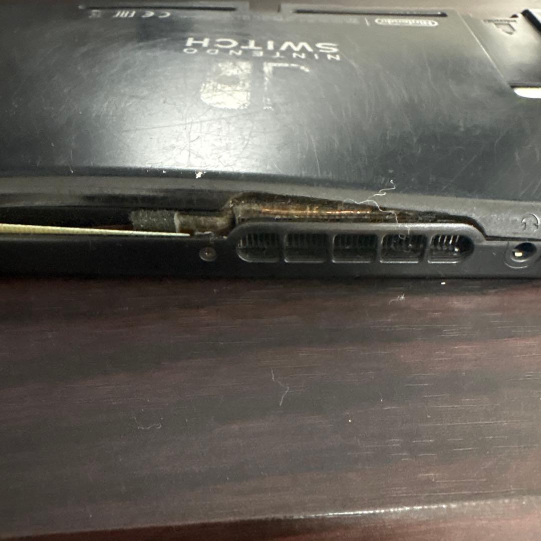 Nintendo Switch 本体 外装に傷あり　カセット付き