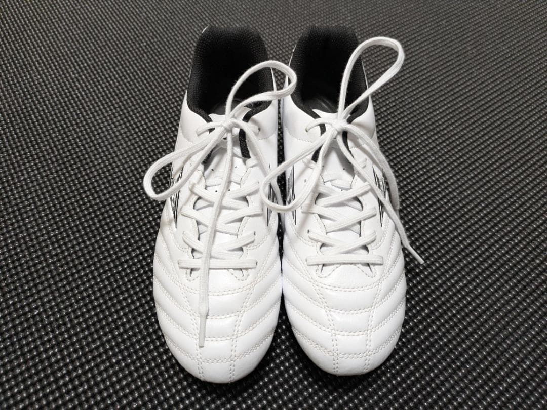 Mizuno ホワイト サッカーシューズ