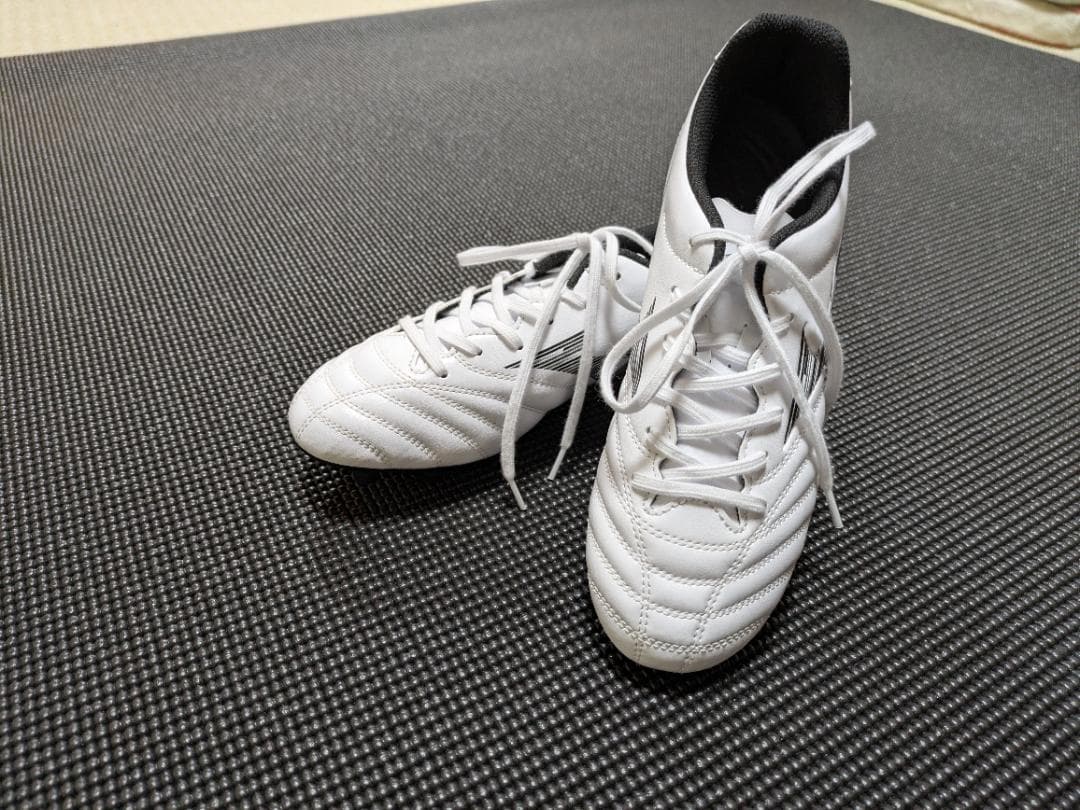 Mizuno ホワイト サッカーシューズ