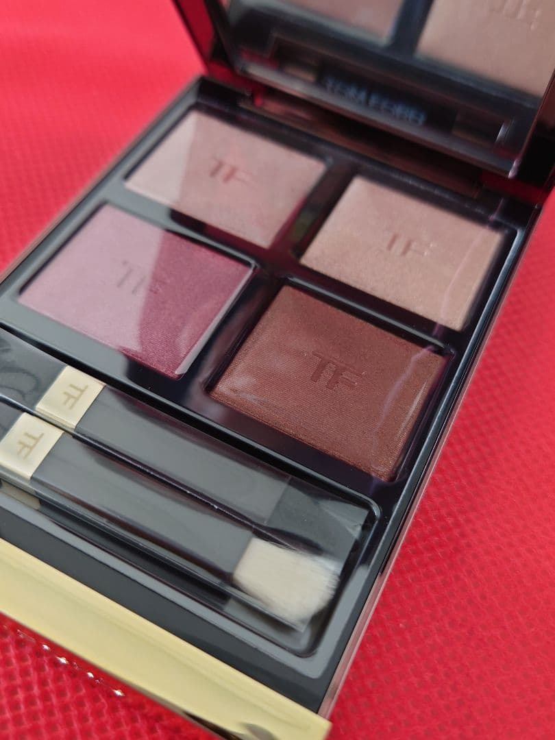 【新品】42A TOM FORDアイシャドウパレット ヘイズィ センシュアリティ