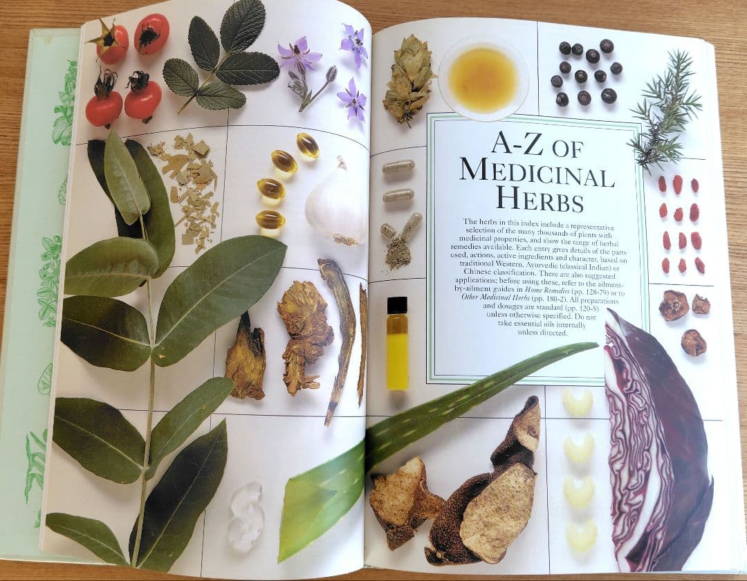 Complete Medicinal Herbal　英語版　洋書　ハードカバー