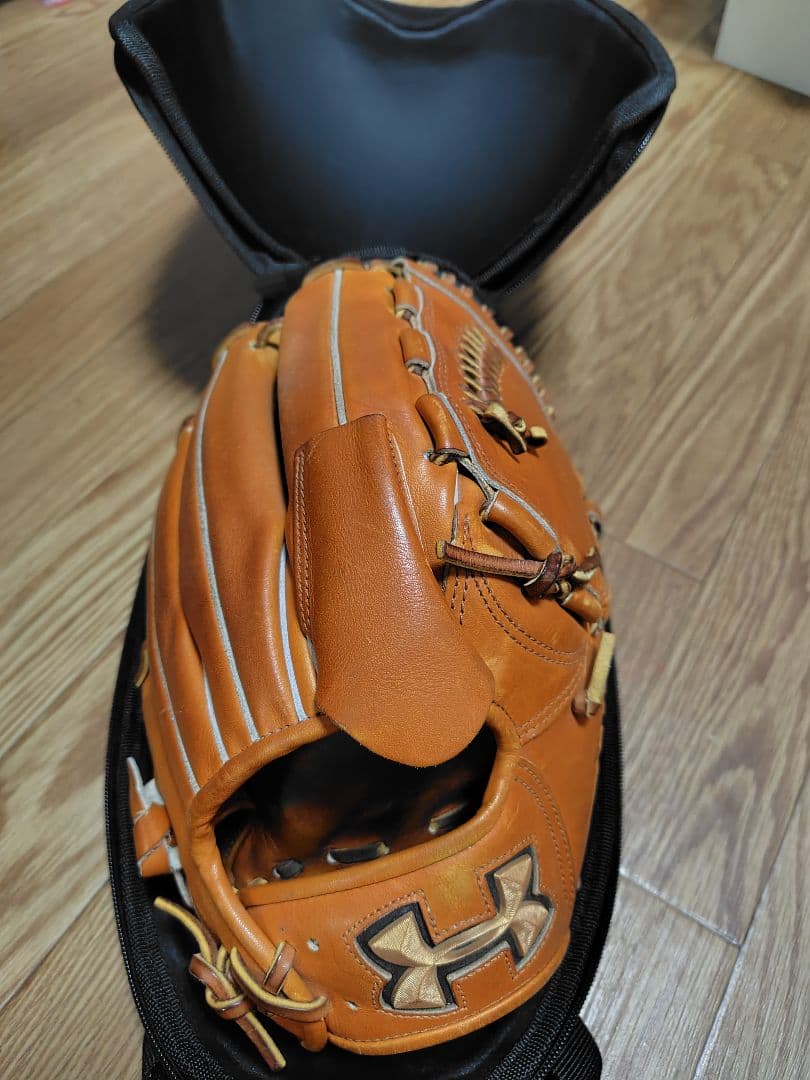 Under Armour 硬式 グローブ 投手用　右投げ