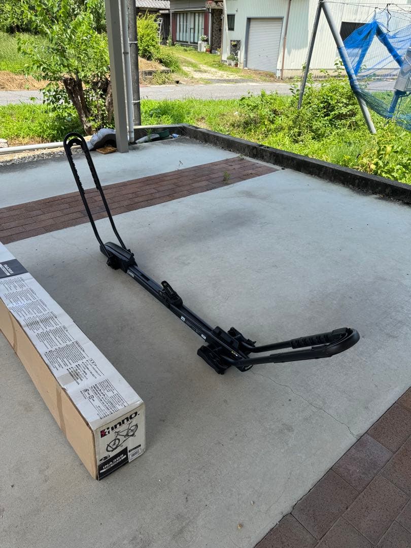 L*2様 INA389 TIRE HOLD II 自転車用タイヤホルダー