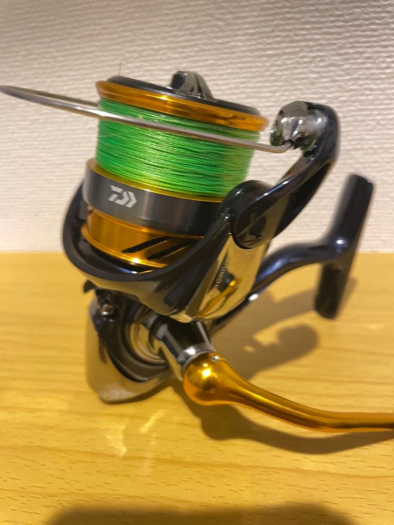 Daiwa スピニングリール レブロスLT 4000 CXH